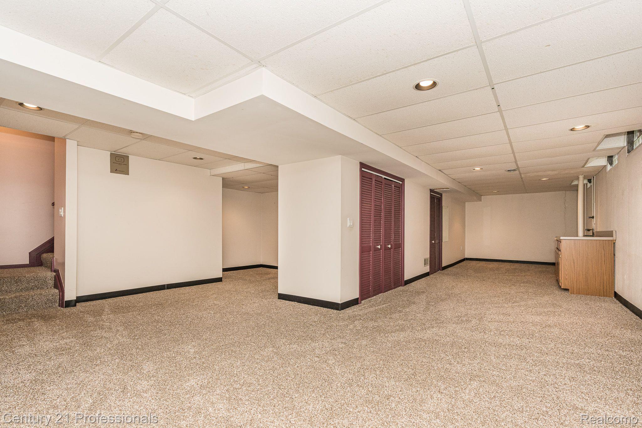 1643 Hillside Lane Rochester, MI 48307 - Photo 38 of 48 Gallery Image 38