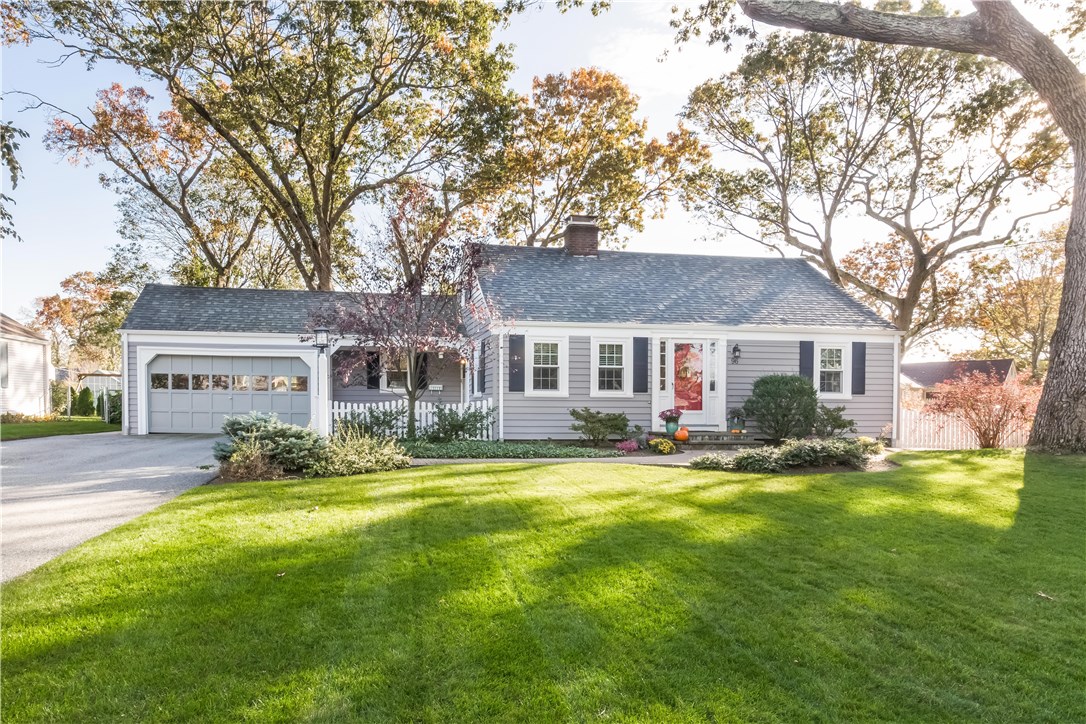 96 Edgehill Road Warwick, RI 02889 - Photo 3 of 35