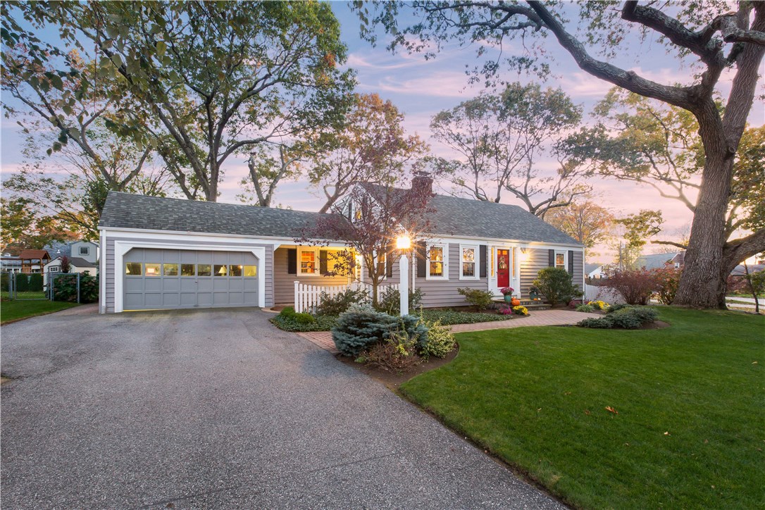 96 Edgehill Road Warwick, RI 02889 - Photo 4 of 35
