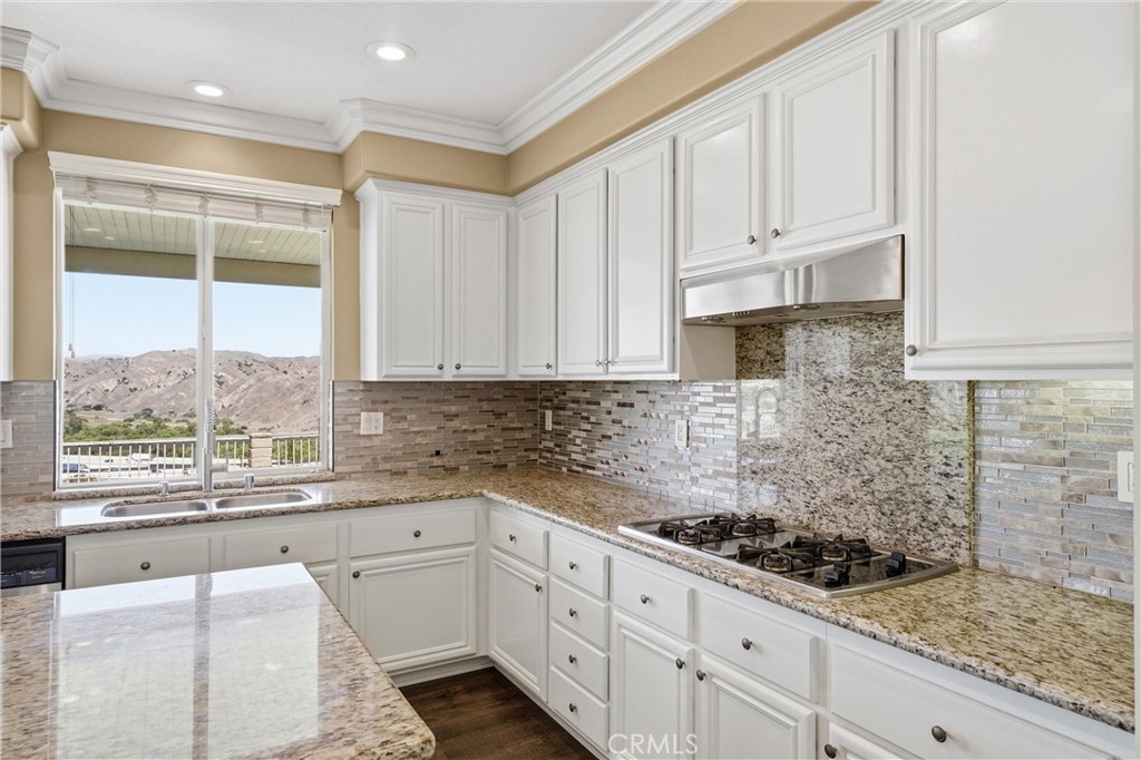950 Manor Way Corona, CA 92882 - Photo 27 of 80
