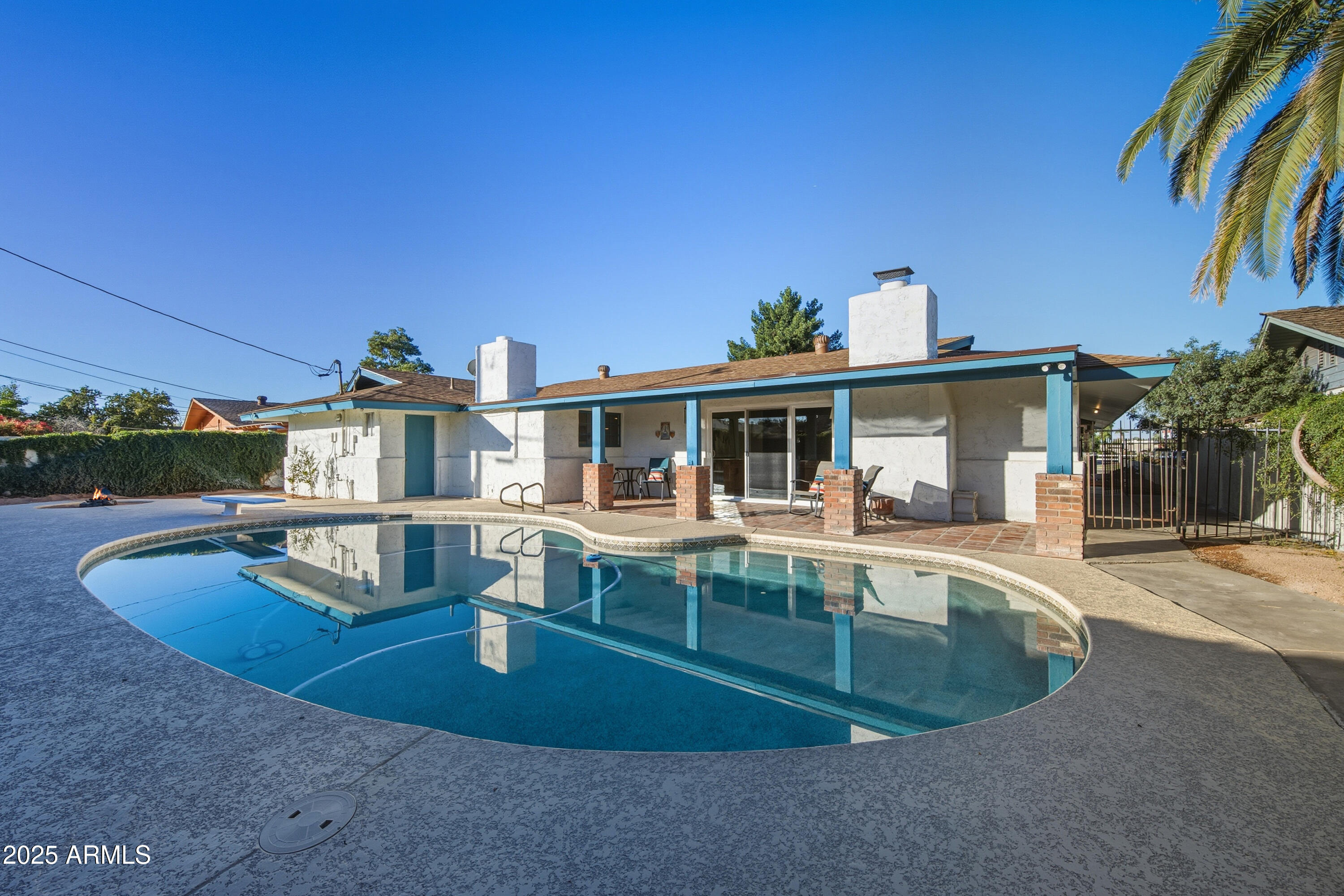 537 North Jay Street Chandler, AZ 85225 - Photo 29 of 39 a view of a house with swimming pool