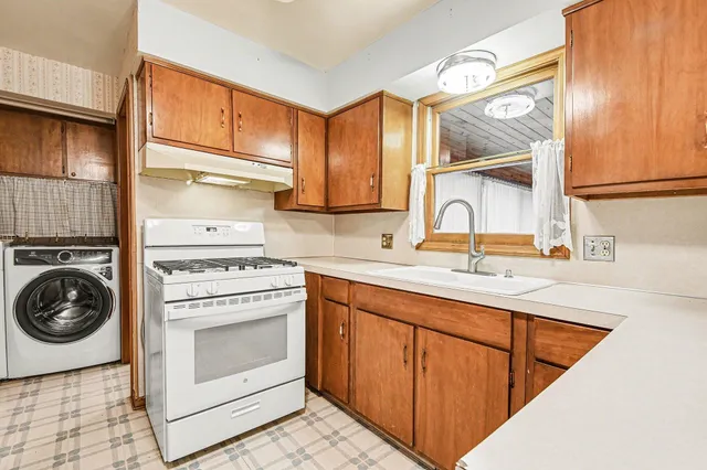 $315,900 | 5560 Greenboro Drive Southeast, Grand Rapids, MI 49508