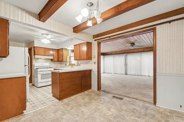 $315,900 | 5560 Greenboro Drive Southeast, Grand Rapids, MI 49508