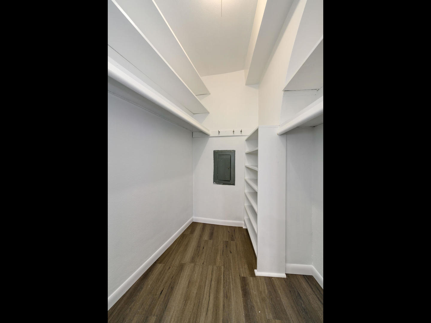 300 North State Street, Unit 3330 Chicago, IL 60654 - Photo 13 of 20