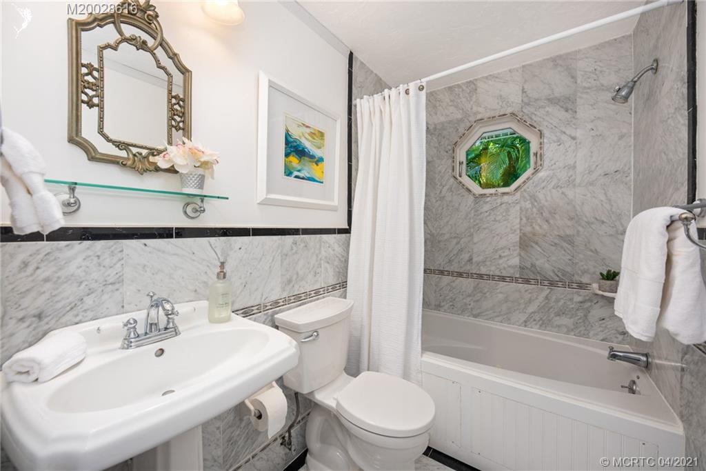 548 Southwest Halpatiokee Street Stuart, FL 34994 - Photo 12 of 23 Gallery Image 12