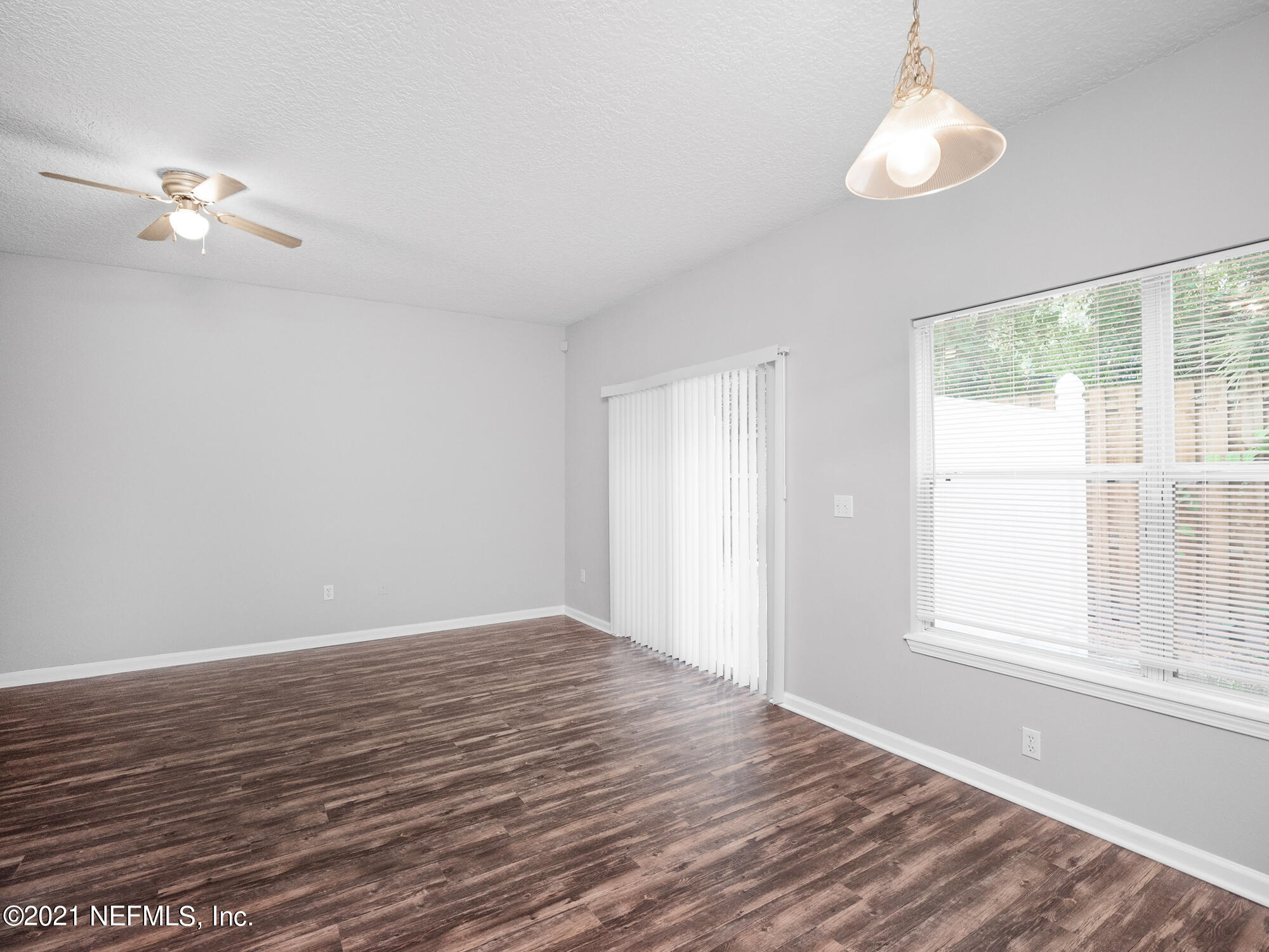 5260 Collins Road, Unit 904 Jacksonville, FL 32244 - Photo 5 of 18 5260 Collins Rd Unit 904 Edit-6