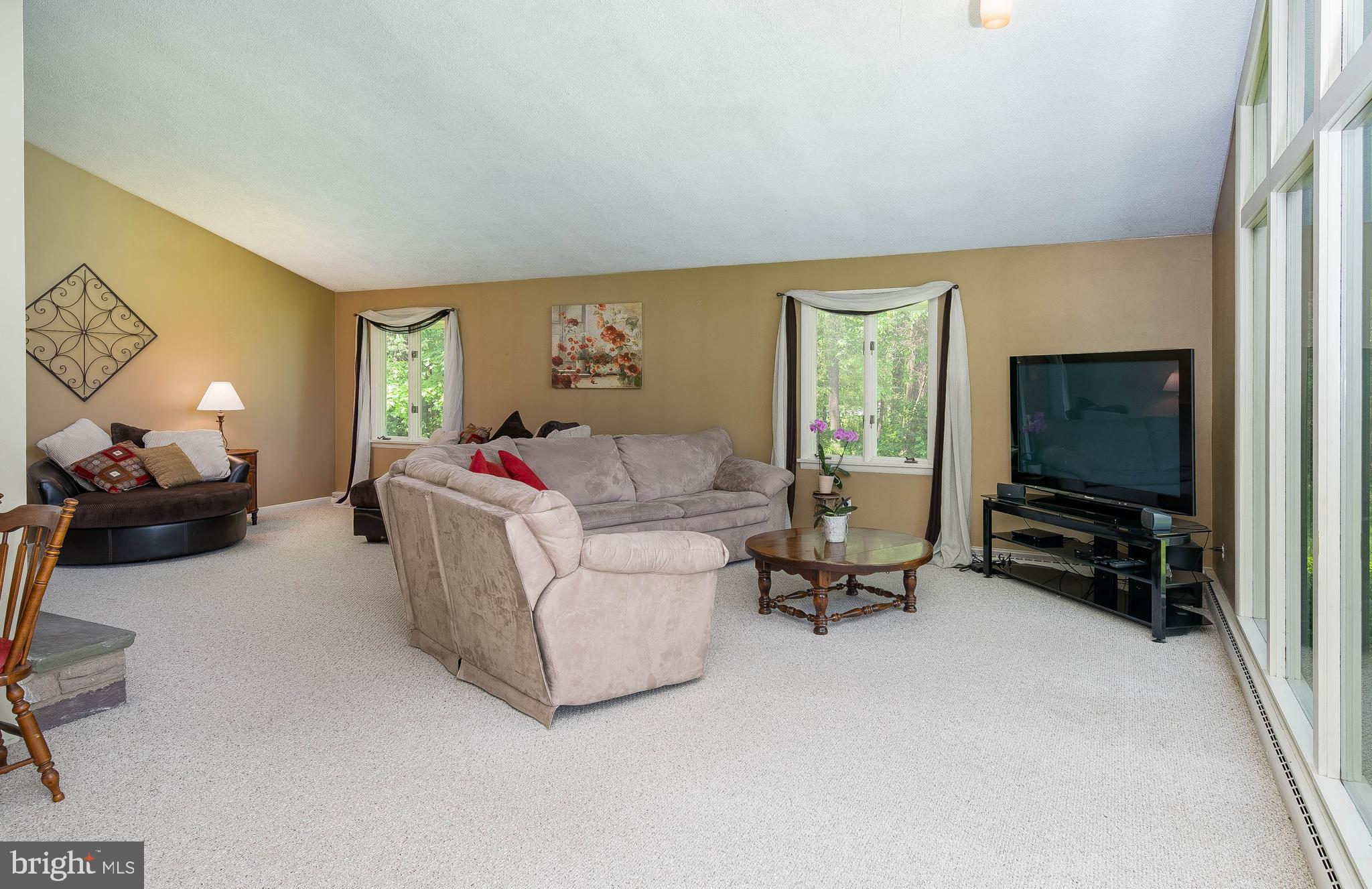 2147 Ward Road Green Lane, PA 18054 - Photo 5 of 41 Gallery Image 5
