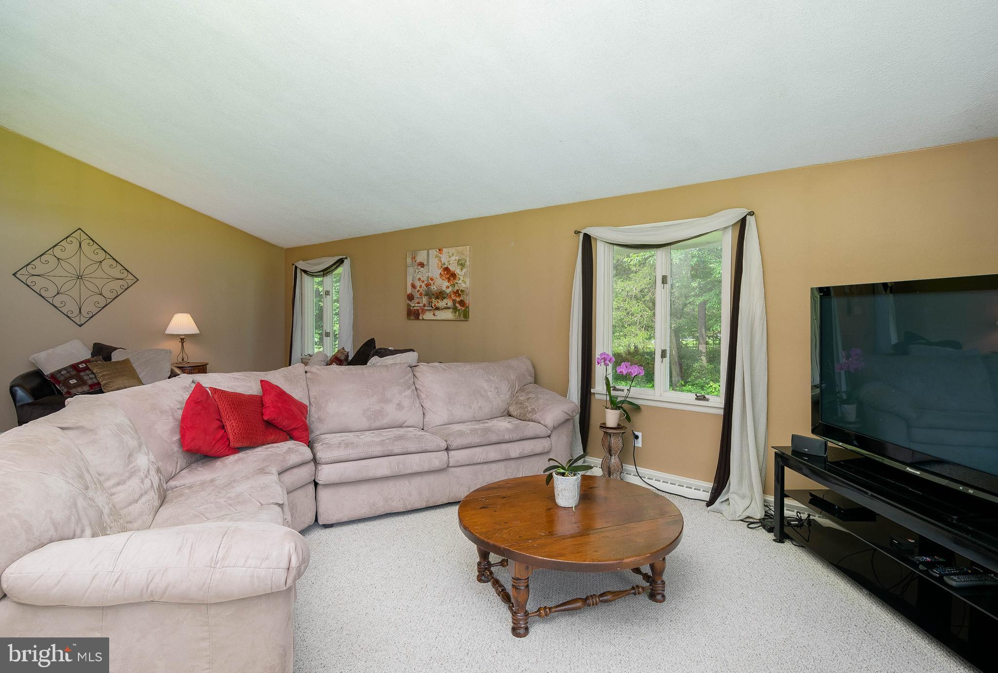 2147 Ward Road Green Lane, PA 18054 - Photo 6 of 41 Gallery Image 6
