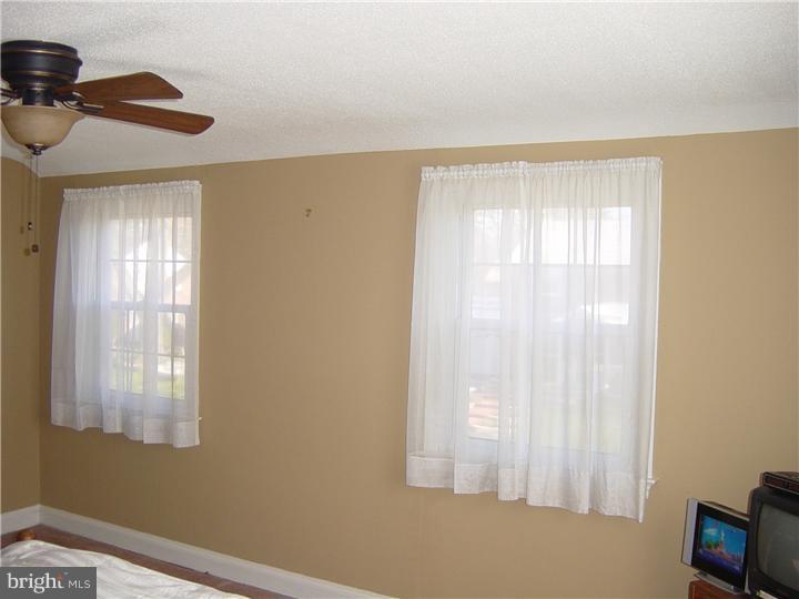 330 Fairview Road Springfield, PA 19064 - Photo 11 of 21 Family Room