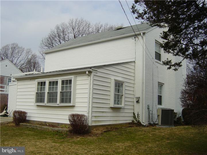 330 Fairview Road Springfield, PA 19064 - Photo 3 of 21 Exterior Back