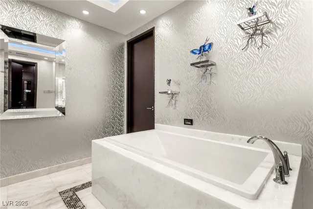 $20,000 | 3750 South Las Vegas Boulevard, Unit 4105, Las Vegas, NV 89158