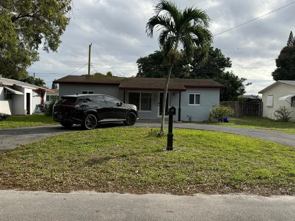 $3,900 | 6720 Park Street, Hollywood, FL 33024