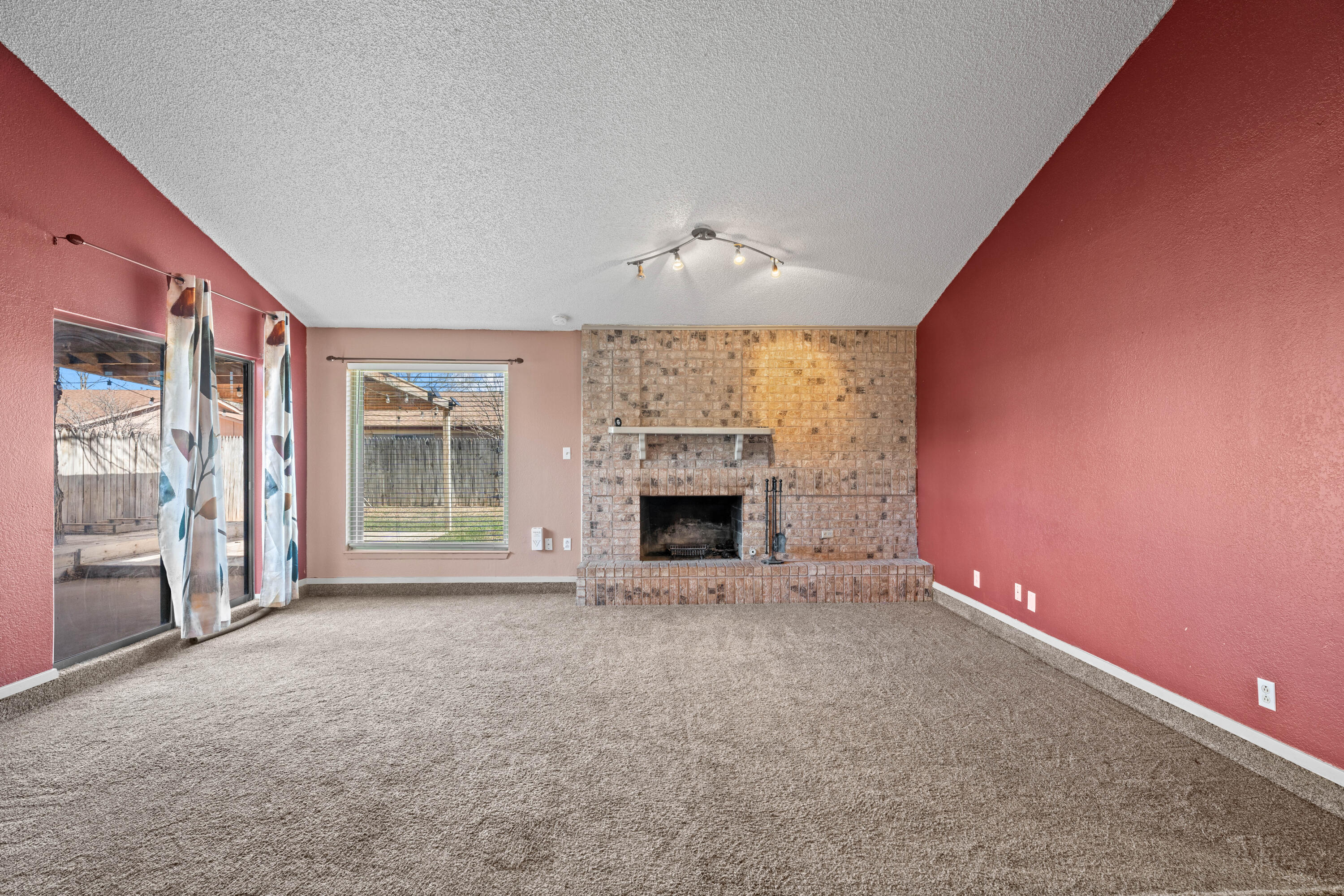 7007 Utica Place Lubbock, TX 79424 - Photo 3 of 23 DRG00477