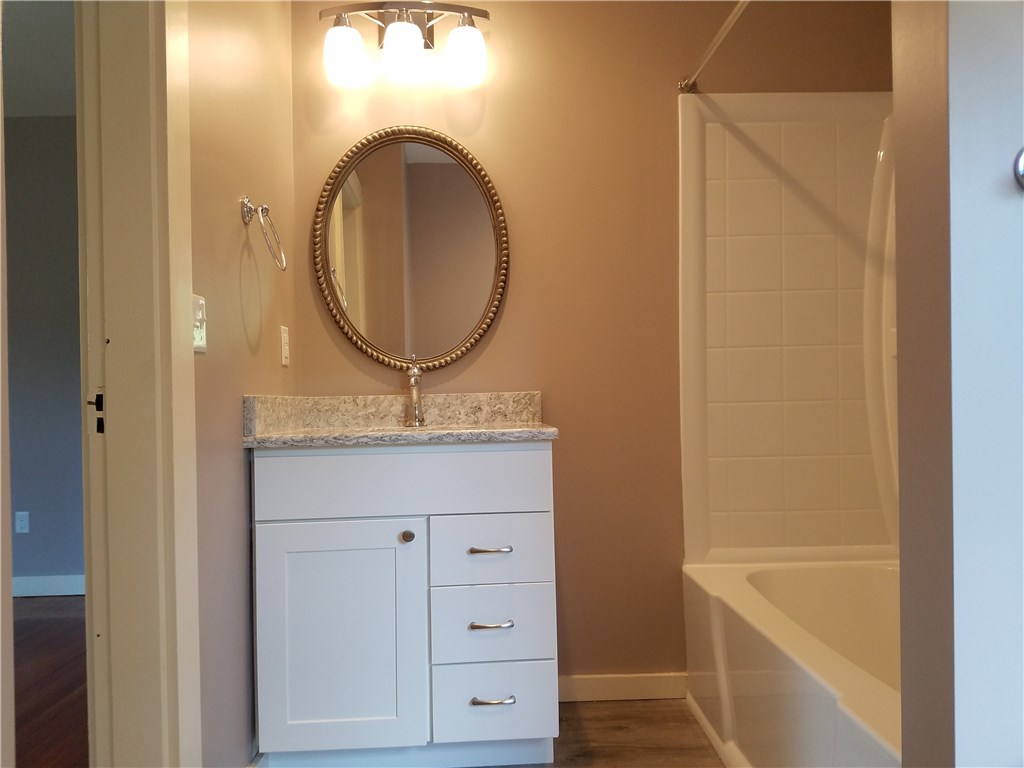 49 Merton Road, Unit 2 Newport, RI 02840 - Photo 25 of 42 Full Bath with Tub/Shower