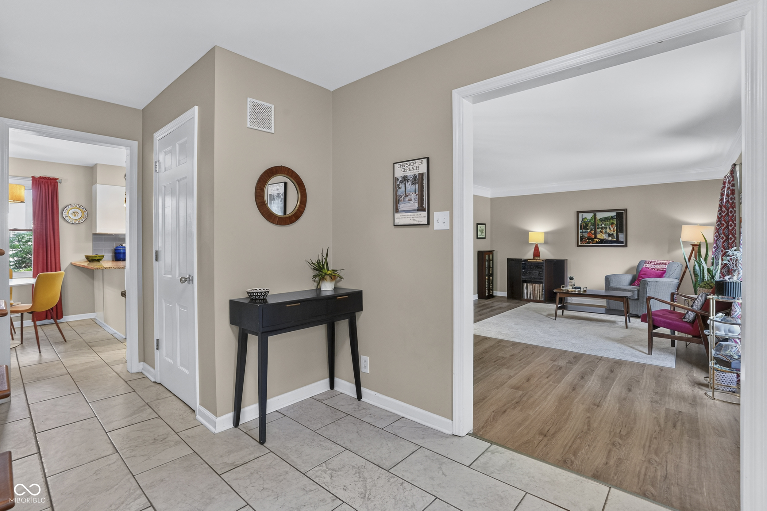 1705 Sturbridge Road Indianapolis, IN 46260 - Photo 4 of 29 Gallery Image 4