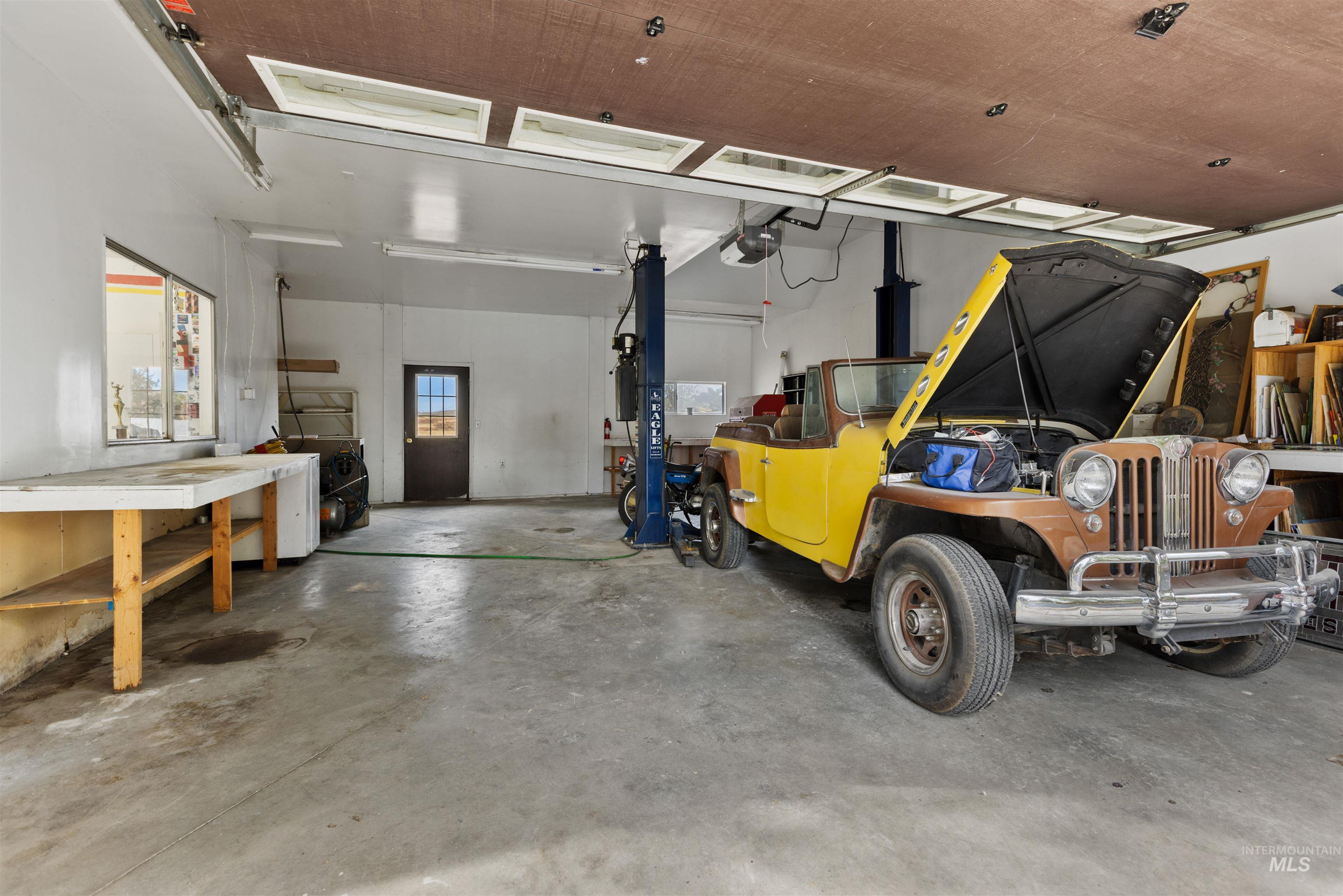 9948 Ash Lane Payette, ID 83661 - Photo 29 of 34 View of garage