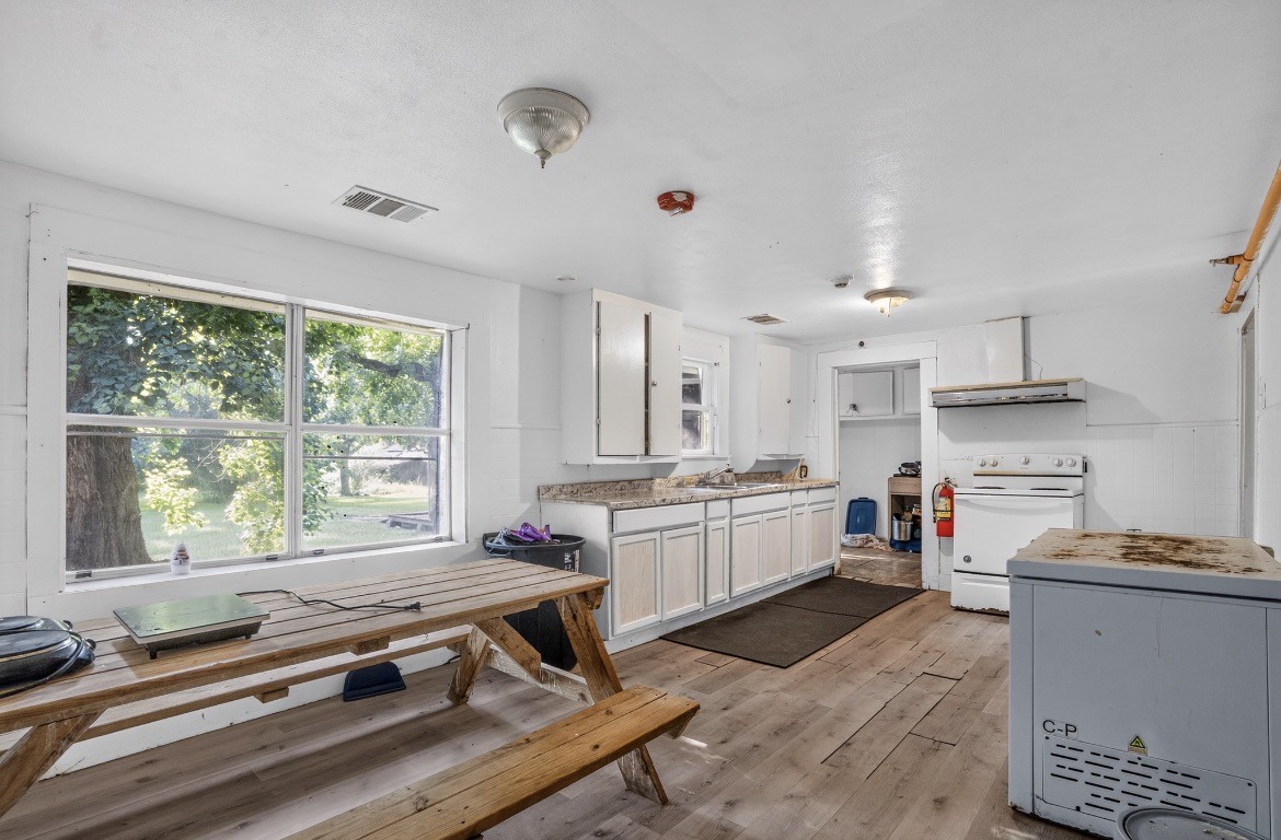 801 Snell Road Livingston, TX 77351 - Photo 11 of 24
