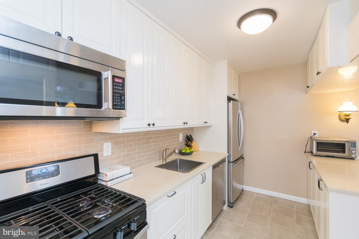 22 Hathaway Road Lutherville-Timonium, MD 21093 - Photo 13 of 30 Spotless and convenient!