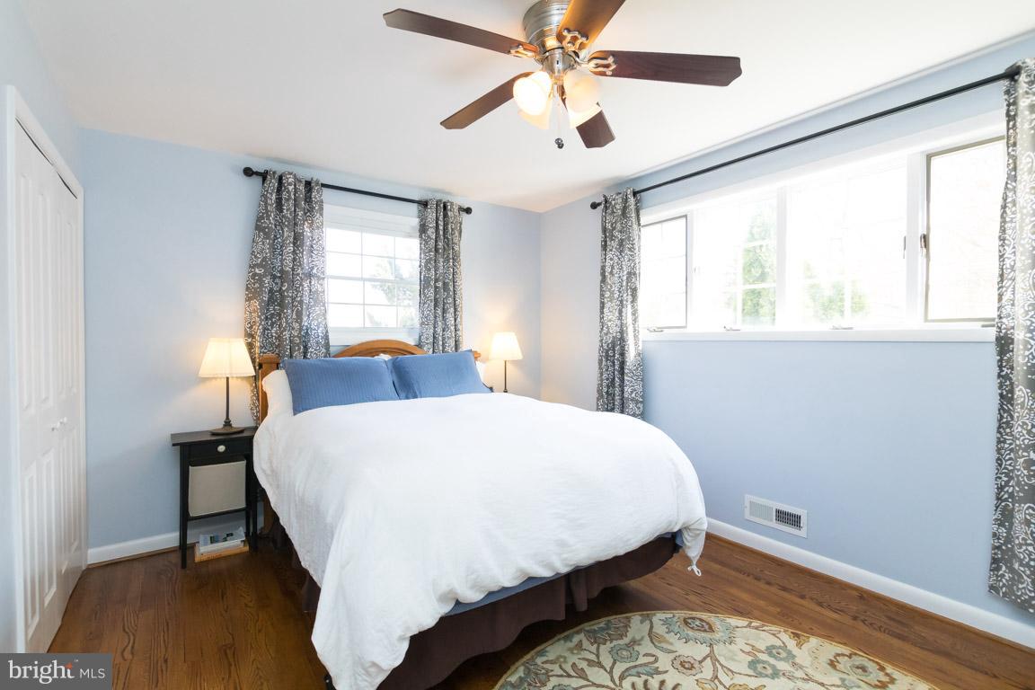 22 Hathaway Road Lutherville-Timonium, MD 21093 - Photo 5 of 30 First-floor master bedroom!