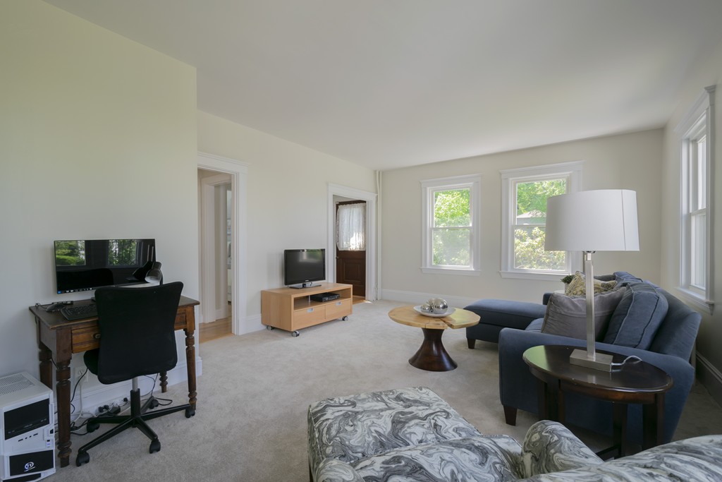 20 Charles Street Lexington, MA 02421 - Photo 5 of 30 Gallery Image 5