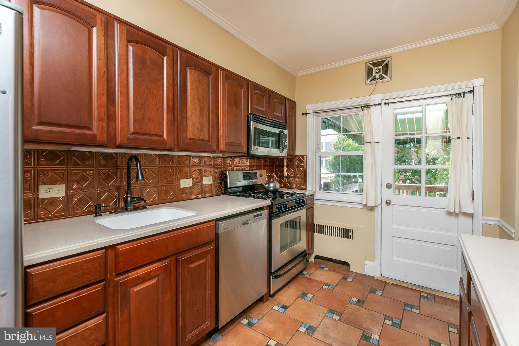 61 Dunkirk Road Baltimore, MD 21212 - Photo 17 of 63