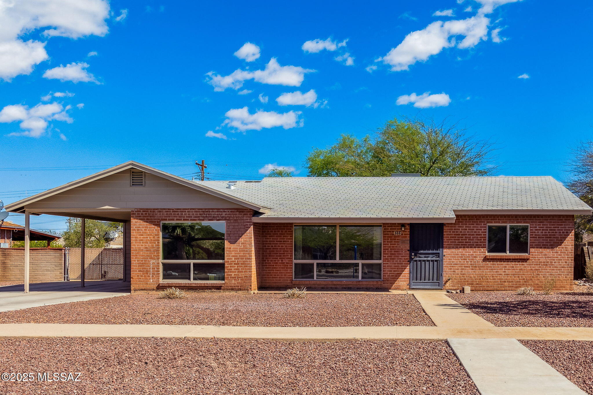 6333 East Julia Street Tucson, AZ 85710 - Photo 1 of 27