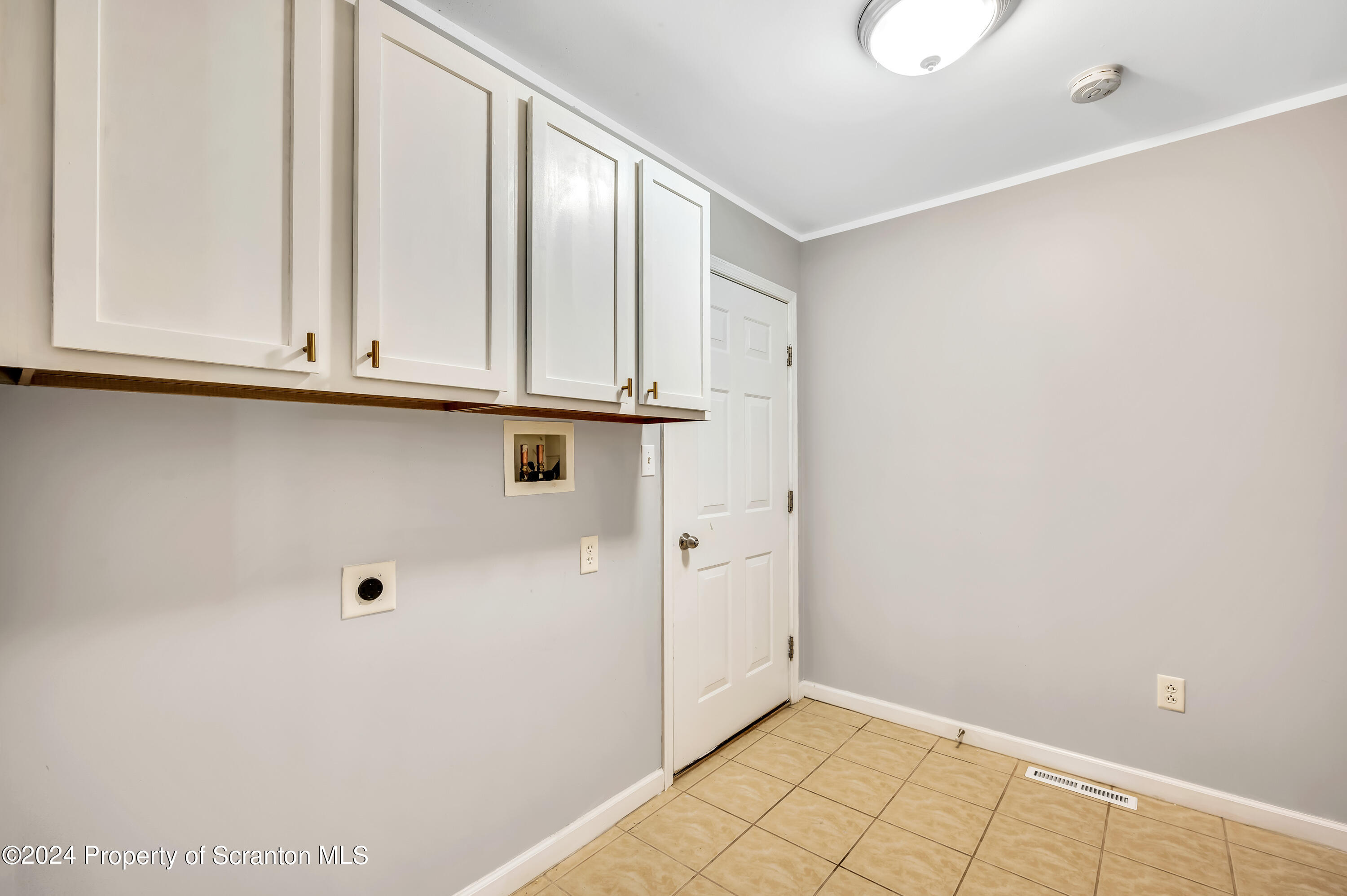 14 Fiore Court Duryea, PA 18642 - Photo 23 of 41 a view of an empty room