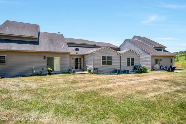 $265,000 | 14 Fiore Court, Duryea, PA 18642