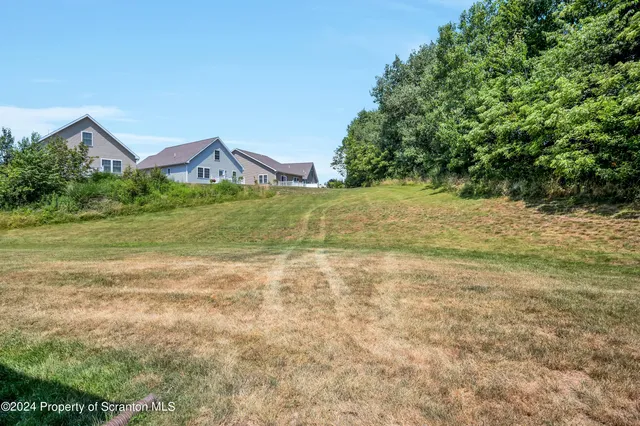 $265,000 | 14 Fiore Court, Duryea, PA 18642