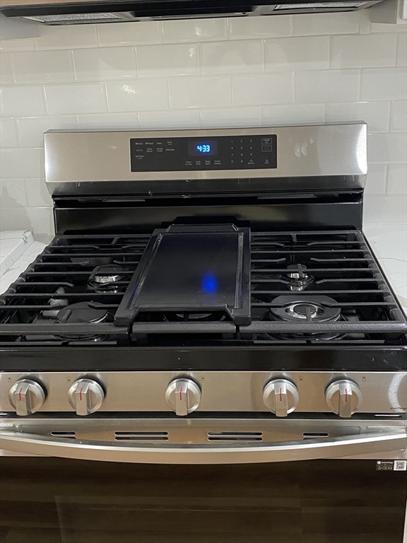 29 Styles Drive Peabody, MA 01960 - Photo 16 of 41 a close view of stove