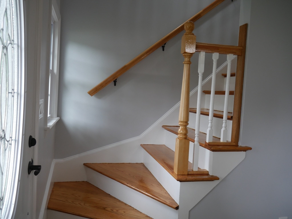 29 Styles Drive Peabody, MA 01960 - Photo 19 of 41 a view of entryway