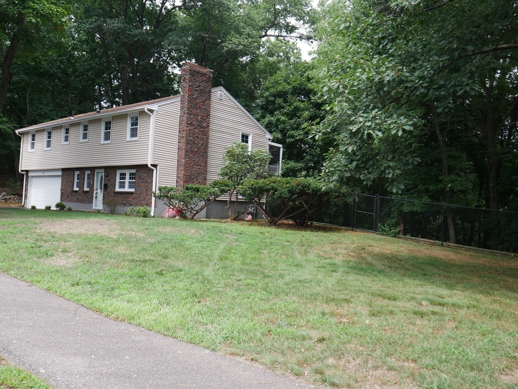 29 Styles Drive Peabody, MA 01960 - Photo 5 of 41 a view of a house with backyard and garden