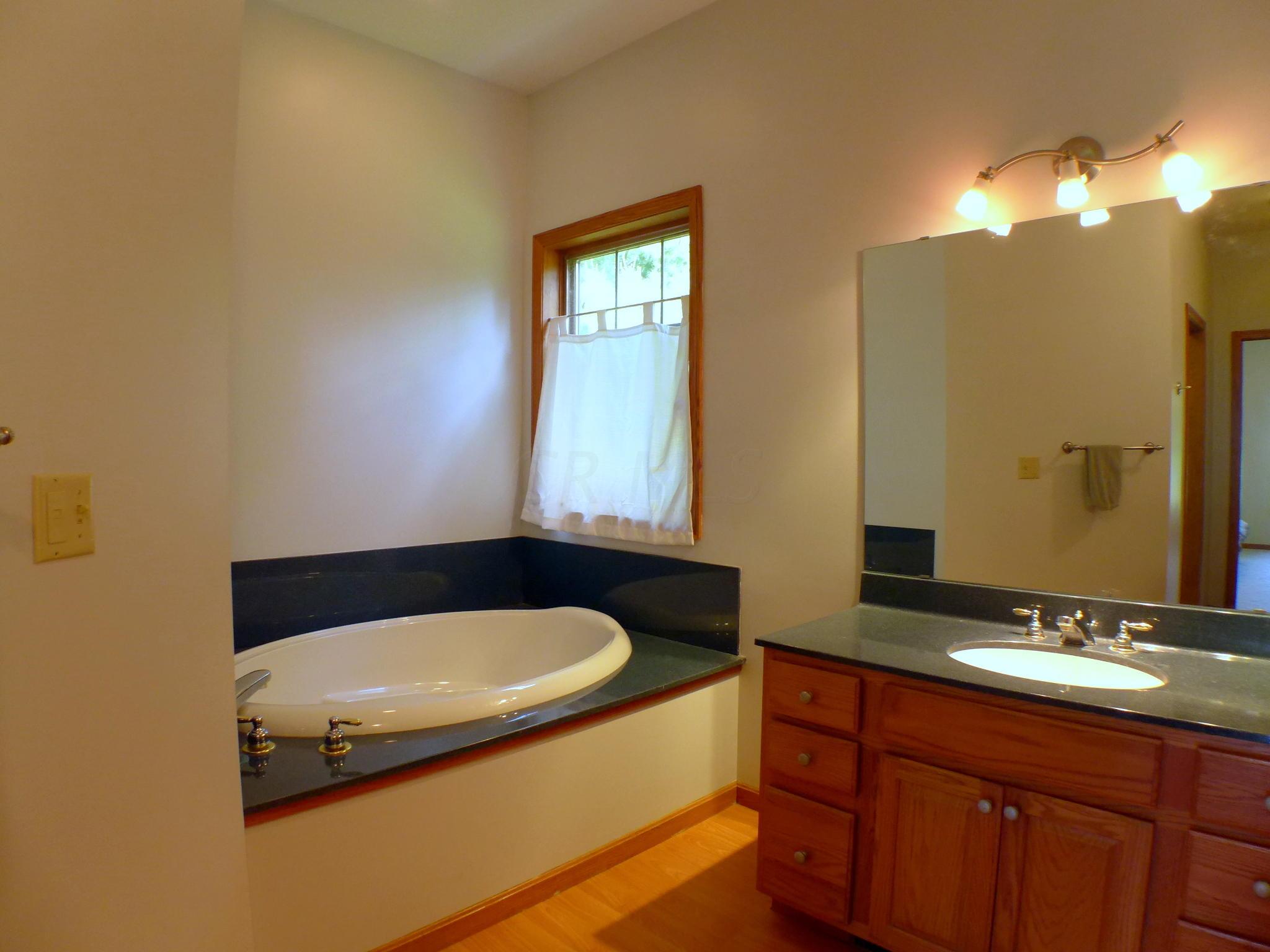 366 Dorrence Road Granville, OH 43023 - Photo 18 of 30
