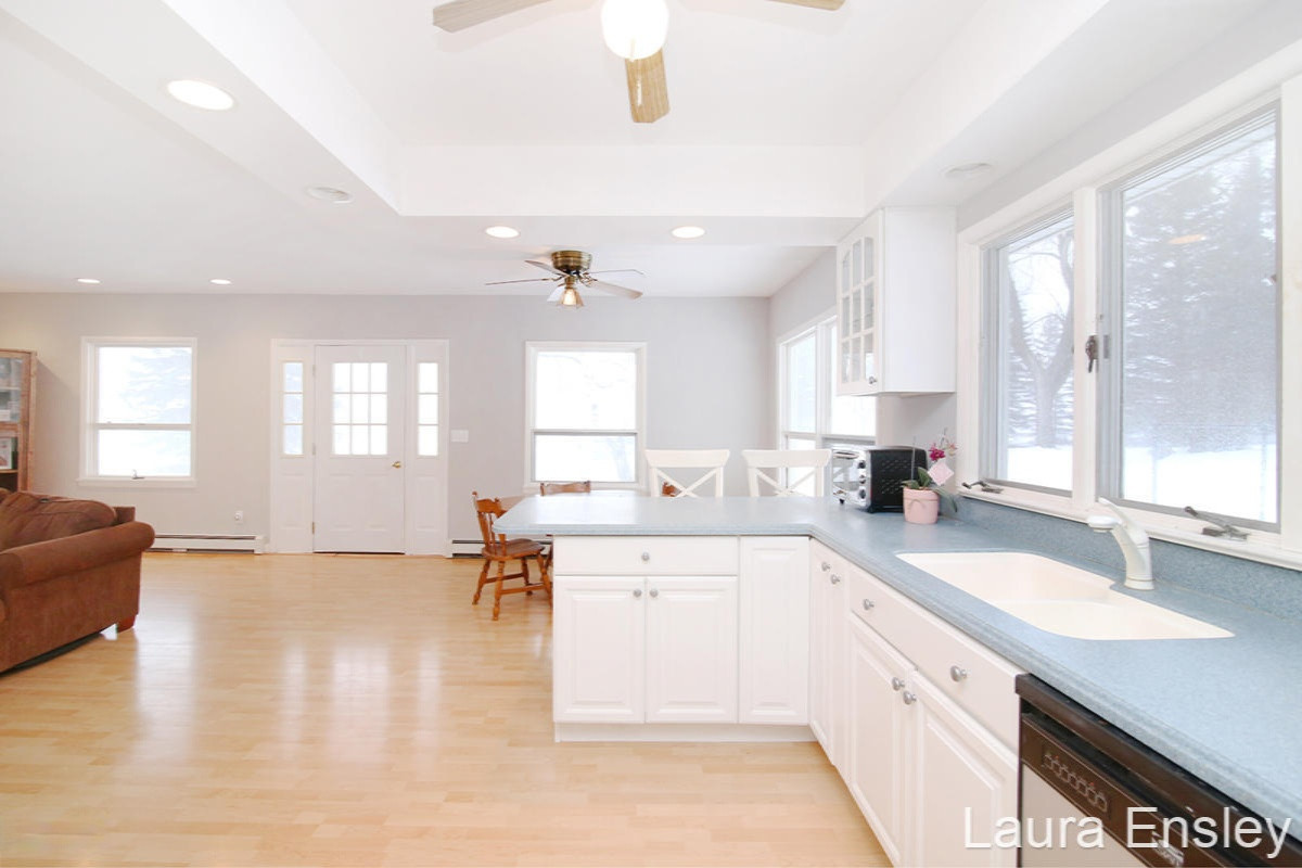 550 East Durham Street Reed City, MI 49677 - Photo 5 of 28 IMG_0813