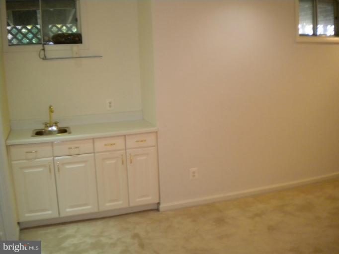 14221 Summit Lane Laurel, MD 20708 - Photo 4 of 30 Family Room