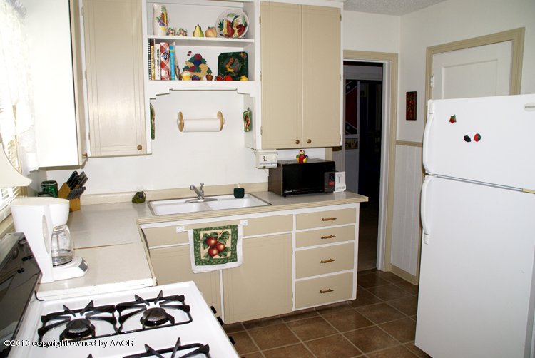 3601 South Ong Street Amarillo, TX 79110 - Photo 3 of 25 Kitchen 4