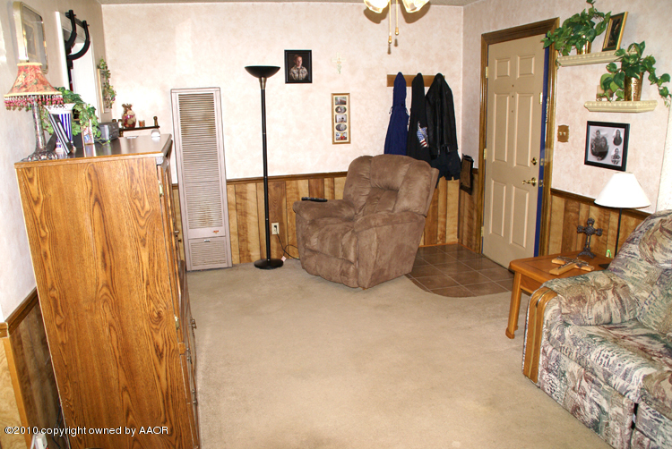 3601 South Ong Street Amarillo, TX 79110 - Photo 10 of 25 Living Area