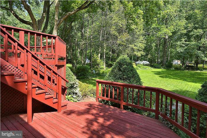 11513 Vale Road Oakton, VA 22124 - Photo 22 of 30 Exterior (Rear)
