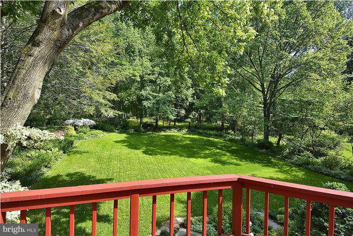 11513 Vale Road Oakton, VA 22124 - Photo 23 of 30 Exterior (Rear)