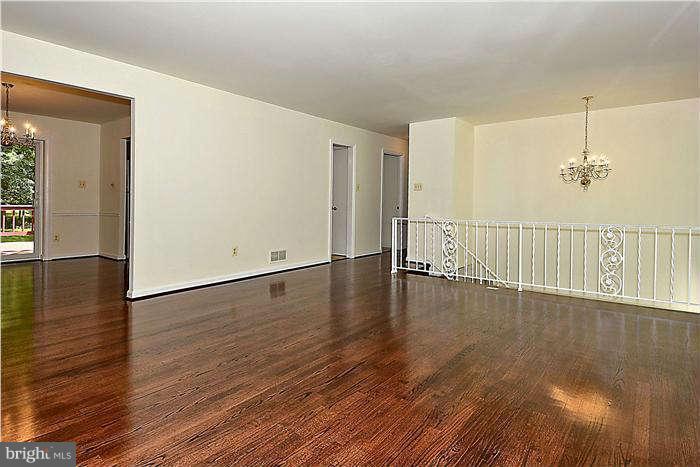 11513 Vale Road Oakton, VA 22124 - Photo 9 of 30 Living Room