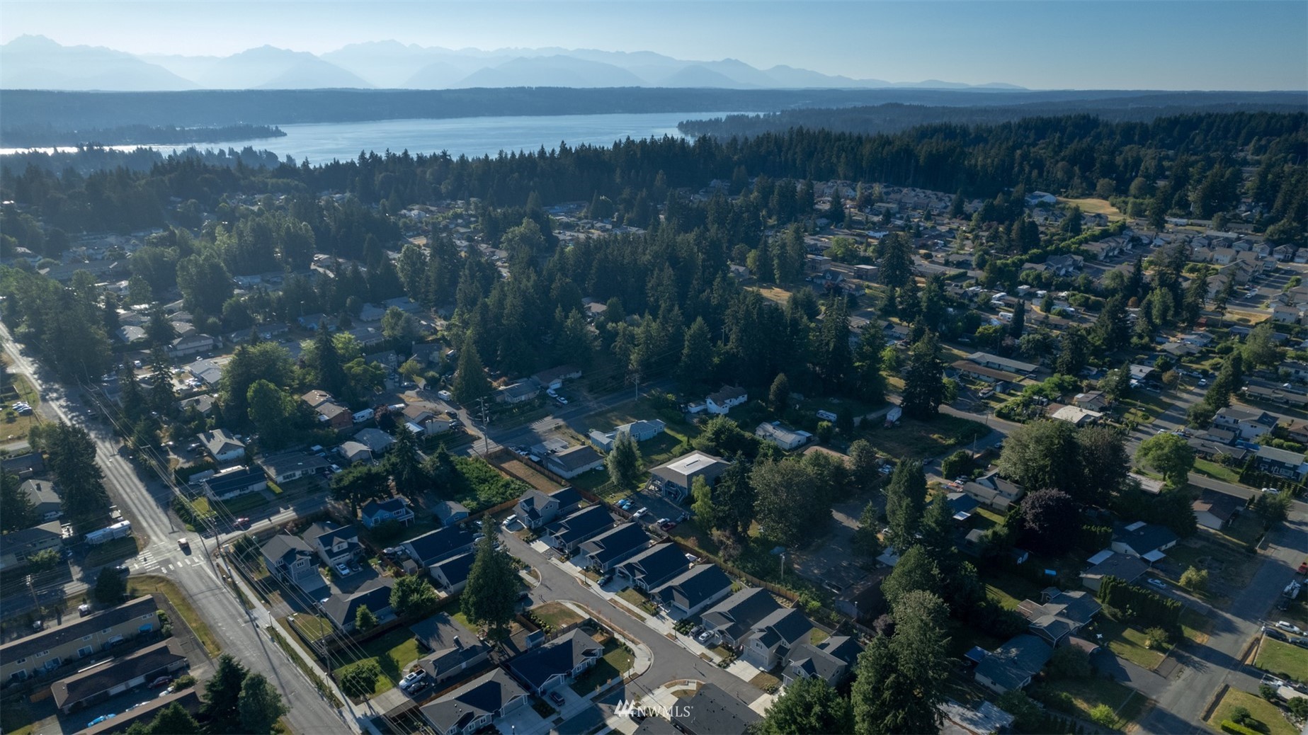 713 Sylvan Way Bremerton, WA 98310 - Photo 31 of 32 a view of city and mountain
