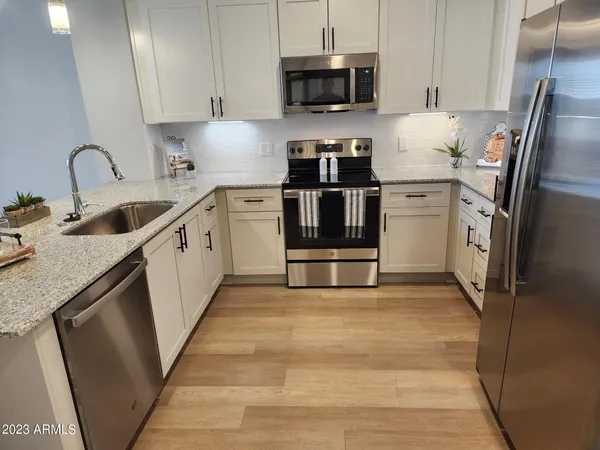$1,698 | 15510 North La Cometa Avenue, Unit A3, Surprise, AZ 85374