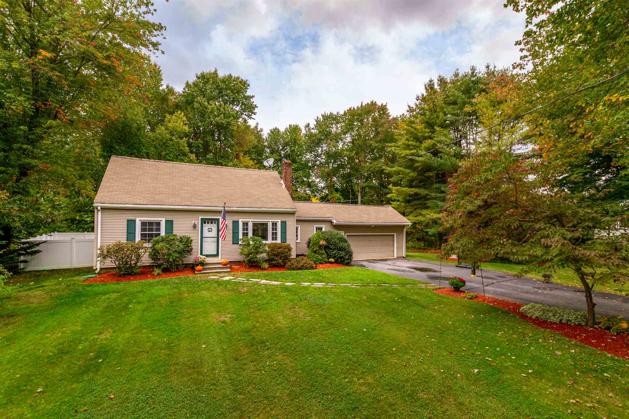 4 Exeter Road Kingston, NH 03848 - Photo 2 of 35