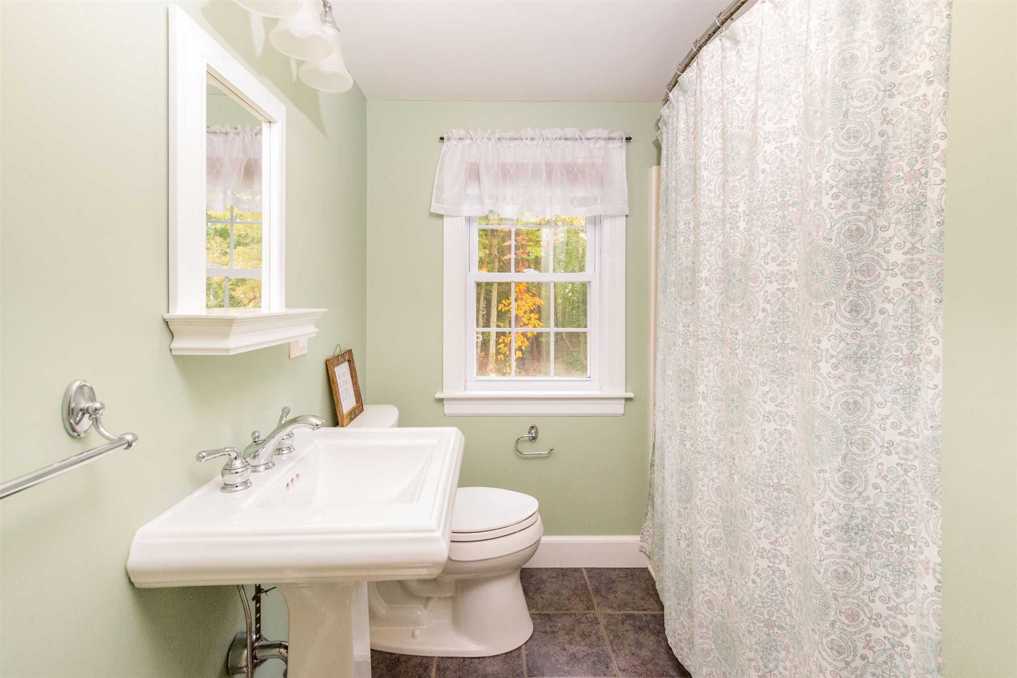 4 Exeter Road Kingston, NH 03848 - Photo 28 of 35