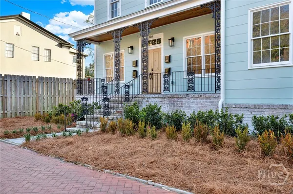 $2,500 | 105 East Gwinnett Street, Unit 2, Savannah, GA 31401