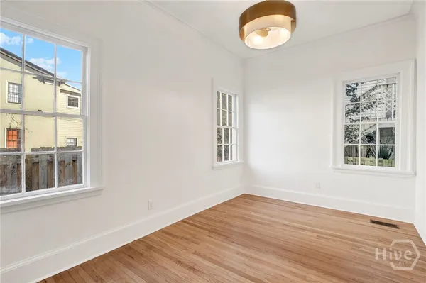 $2,500 | 105 East Gwinnett Street, Unit 2, Savannah, GA 31401