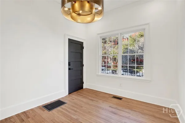 $2,500 | 105 East Gwinnett Street, Unit 2, Savannah, GA 31401
