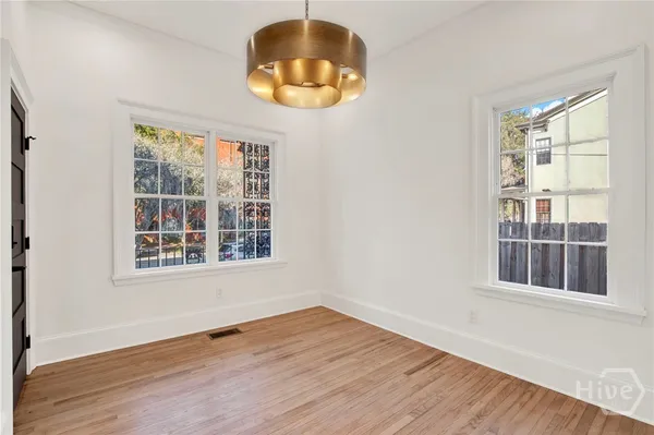 $2,500 | 105 East Gwinnett Street, Unit 2, Savannah, GA 31401