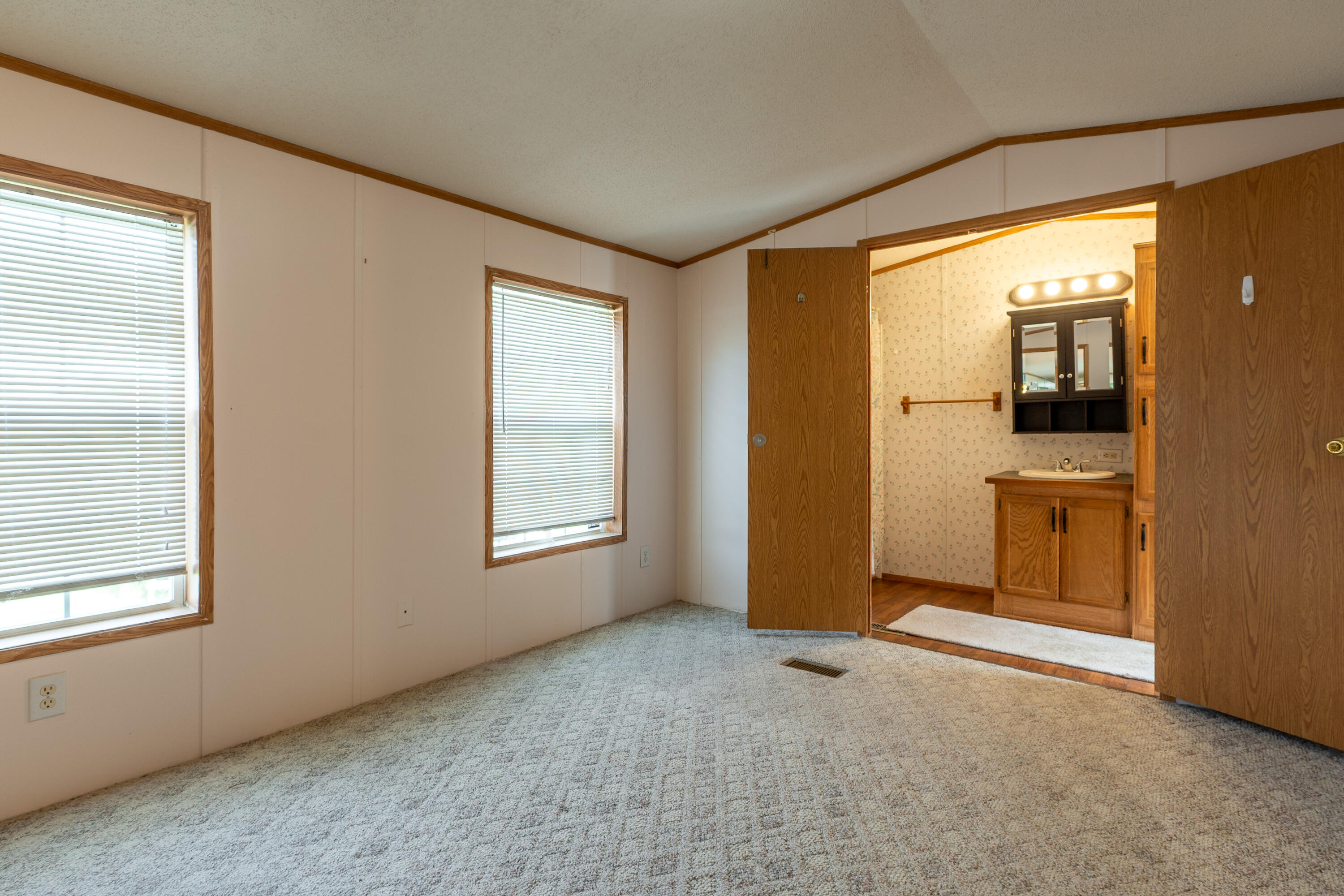 59 Ocean Point Road, Unit 23 Boothbay Harbor, ME 04538 - Photo 13 of 28 02-59 Ocean Pt Lot 23-2