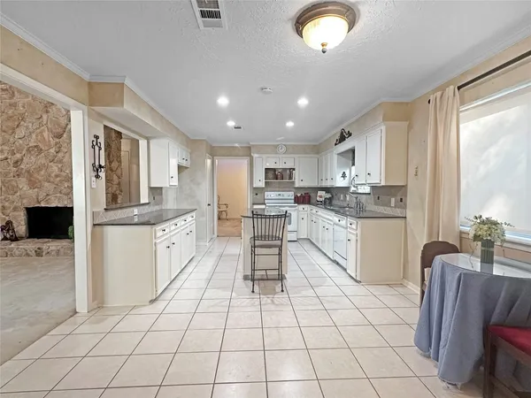 $335,000 | 6203 Fairway Oaks Court, Spring, TX 77379